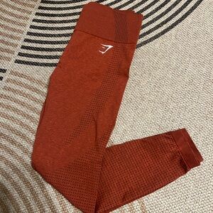 Gymshark rust colored leggings size large. Tag ripped off. Worn once.